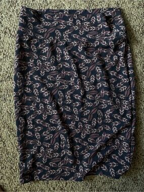 LuLaRoe Navy Pencil Skirt with Dusty Pink Leaf Print